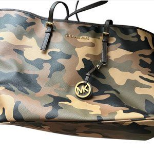 Michael Kors - Limited Edition Camo Jet Set Tote